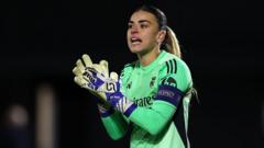Arsenal sign Spain goalkeeper Rodriguez on free