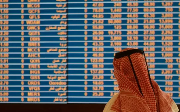 أسواق الخليج متباينة مع تصاعد المواجهة الأميركية الإيرانية وارتفاع النفط