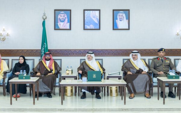 أمير الشرقية يرعى حفل تكريم النحالين المتميزين والجهات المشاركة في مبادرة “عسل المانجروف” 
