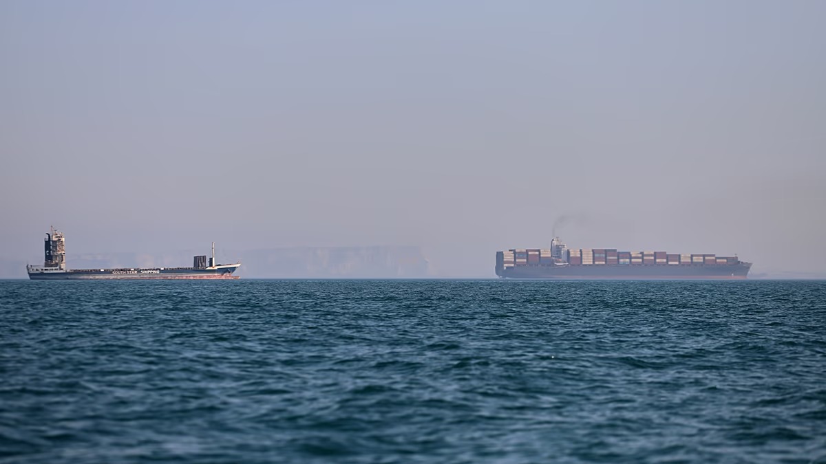 الإعلان عن تأسيس تحالف بحري دفاعي متعدد الجنسيات لحماية حرية الملاحة وخطوط التجارة الدولية
