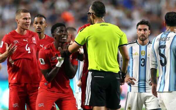الفيفا في بيان رسمي: طرد إيمبولو تصحيح للعدالة.. ولقى استحسان IFAB | كووورة