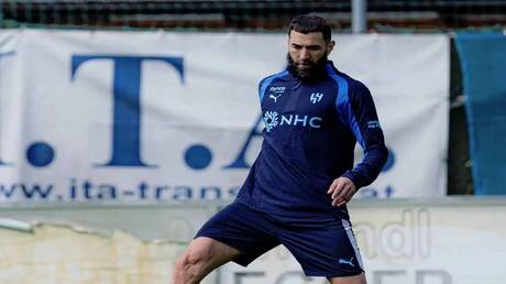 بنزيما يحدد شرطا وحيدا للرحيل عن صفوف الهلال السعودي