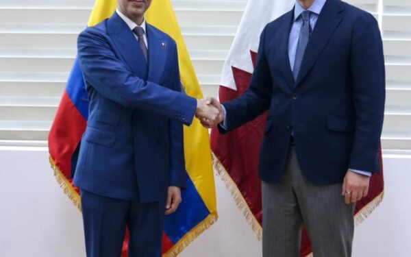رئيس البرلمان بالإنابة في الإكوادور يجتمع مع سفير دولة قطر