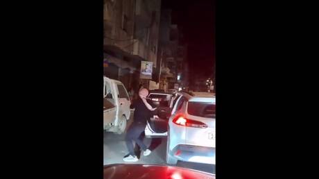 سوريا.. تمزيق صور الفنان حسام جنيد بعد الإعلان عن حفله الفني في حمص (فيديو)