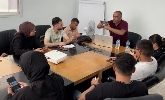 صحافة الهاتف المحمول في غزة – اليونسكو تعزز قدرة الإعلاميين على مواصلة التغطية الميدانية