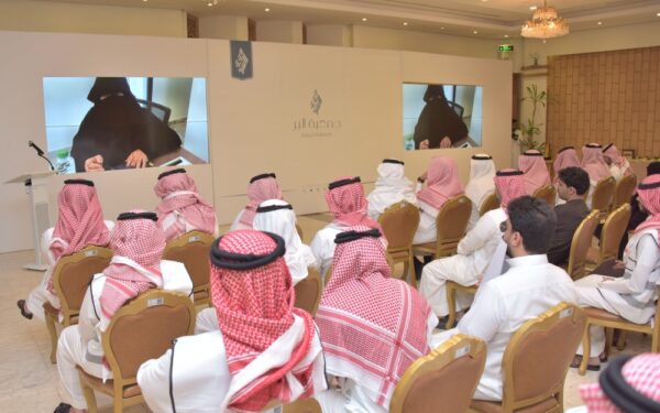 صور| تسليم 20 وحدة سكنية وتأهيل 300 أسرة مجتمعياً بالشرقية