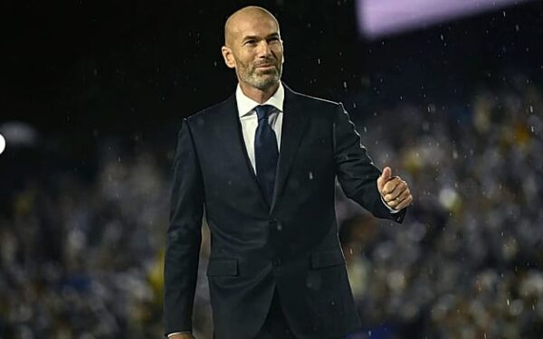 "فرحة كبيرة لا أملك كلمات لوصفها".. زين الدين زيدان مدربًا جديدًا لمنتخب فرنسا