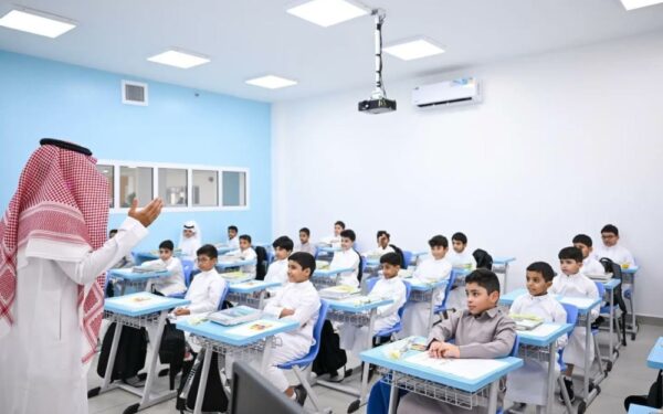 مشرف متخصص للمدارس منخفضة الأداء.. «التعليم» تعتمد معيارية إشراف جديدة