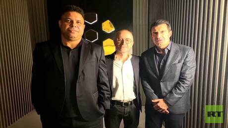 مصطفى الخاني يجتمع برونالدو ولويس فيغو خلال افتتاح "متحف الأسطورة" في الرياض