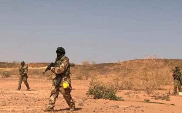 مقتل 16 جنديًا الجمعة في هجوم "إرهابي" بغرب النيجر