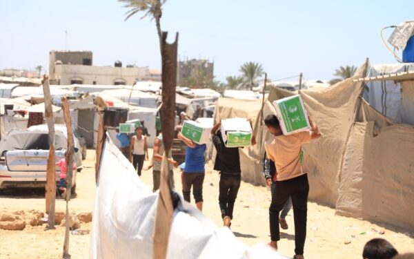 وجهاء غزة يثمنون مبادرات مركز الملك سلمان للإغاثة في القطاع