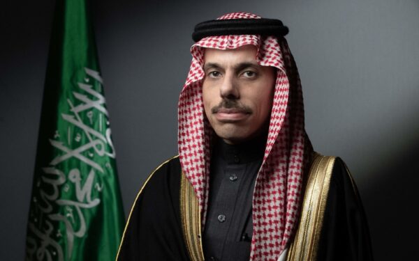 وزير الخارجية يبحث أمن الممرات المائية مع نظيريه القطري والمصري