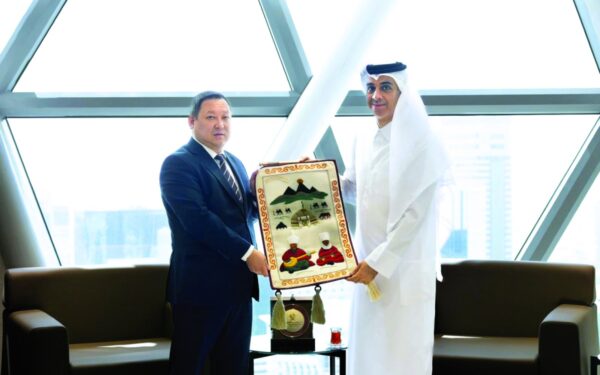 وكيل الرياضة والشباب يستقبل سفير قيرغيزيا