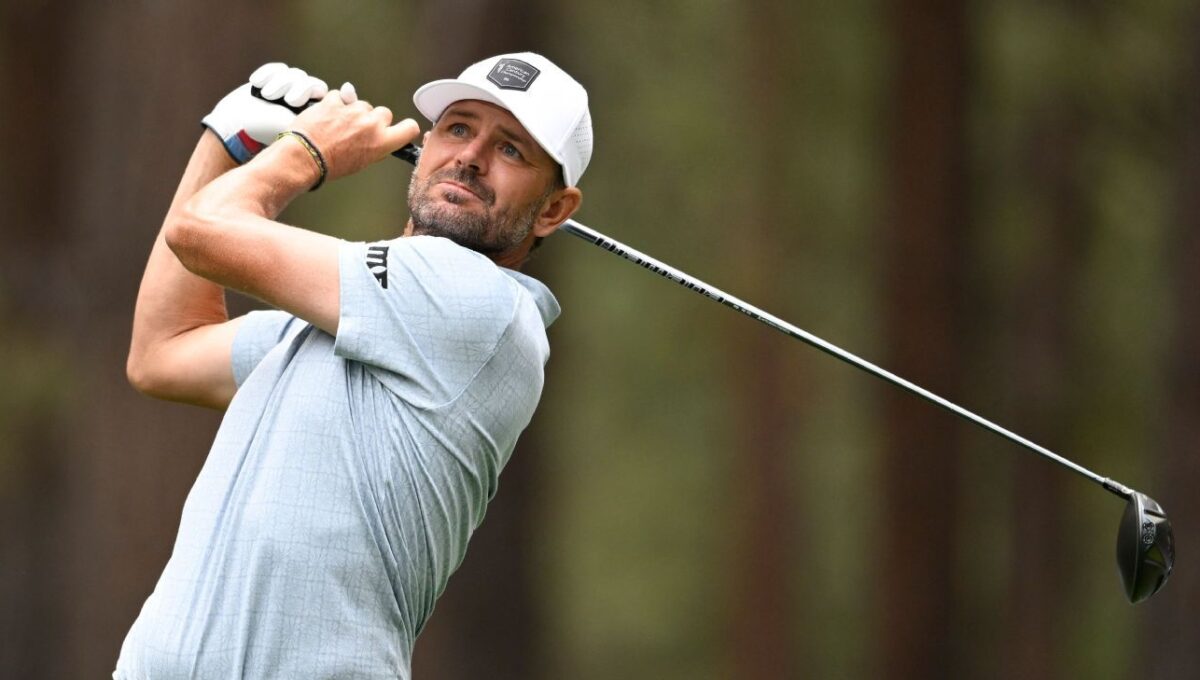 Fish takes celeb golf title over Pavelski, Curry