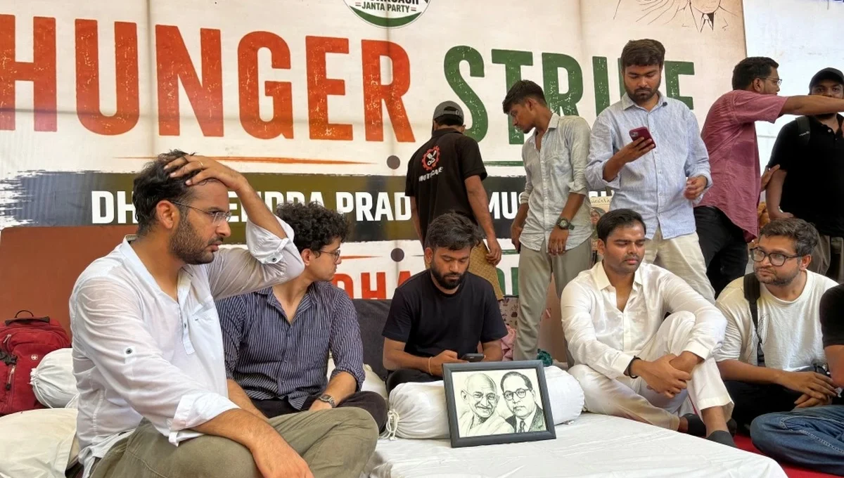 Indian police forcibly hospitalize prominent Cockroach Party activist on hunger strike