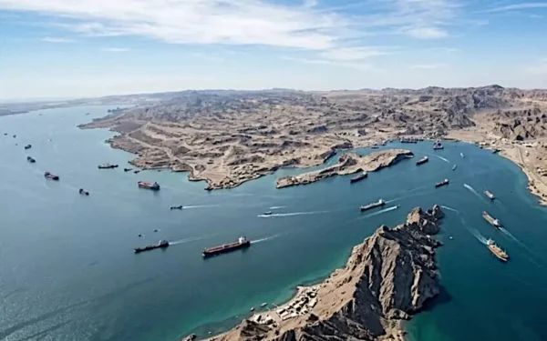Regional mediators help avert fresh US strikes on Iran, talks continue
