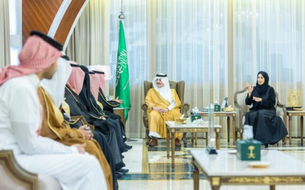 أمير الشرقية يستقبل رئيس وأعضاء مجلس إدارة الجمعية السعودية للإعاقة السمعية