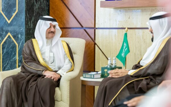أمير الشرقية يستقبل رئيس وأعضاء مجلس إدارة جمعية "يعمر" للعناية بالمساجد
