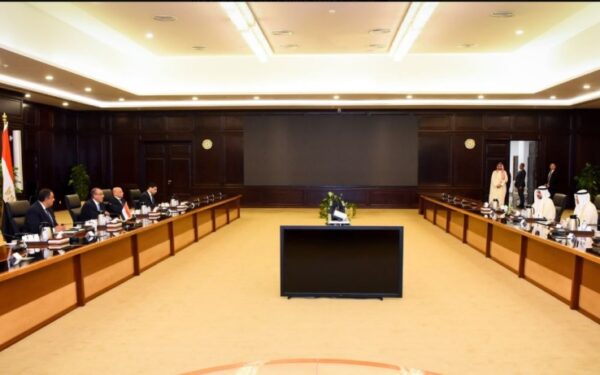 أمين مجلس التعاون ووزير الخارجية المصري يؤكدان متانة العلاقات الخليجية المصرية