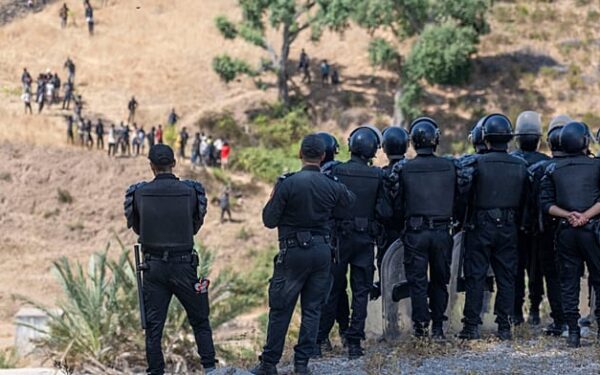 إصابة 14 جنديا إسبانيا بداء الجرب في سبتة بعد إيوائهم في منشآت عسكرية مهجورة