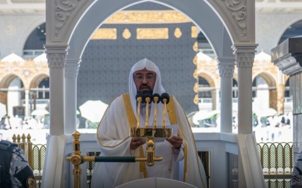 إمام الحرم يدعو صناع المحتوى إلى نشر السنة الصحيحة وتعزيز الاعتدال والوسطية