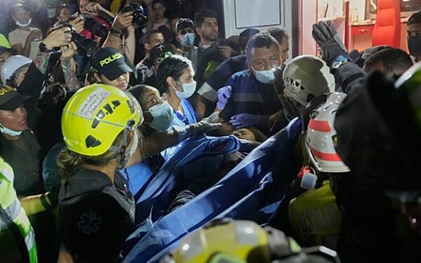 إنقاذ امرأة في كولومبيا بعد 36 ساعة تحت الأنقاض