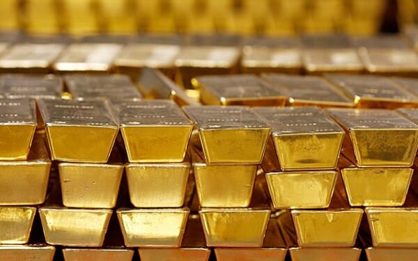 ارتفاع الذهب والفضة في أغسطس مع قلق من الدين الأميركي يهز الأسواق