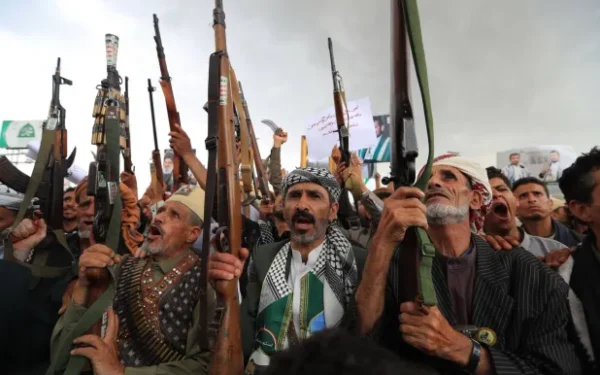 الحوثيون يصعِّدون في تعز والضالع… والقوات الحكومية تتصدَّى
