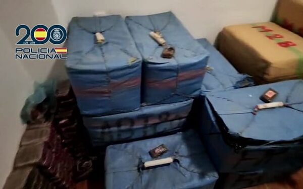 الشرطة الإسبانية تفكك شبكة دولية للمخدرات: توقيف 57 شخصًا ومصادرة أكثر من 10 أطنان من الحشيش