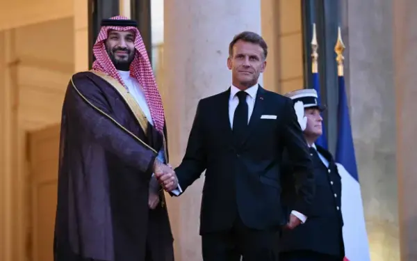 القمة السعودية – الفرنسية إلى تعزيز التعاون الدفاعي وترسيخ التنسيق السياسي