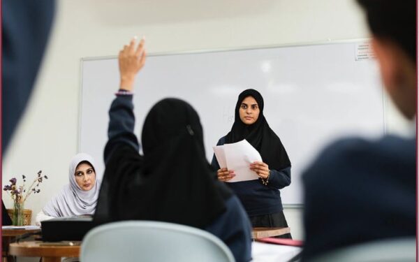 المرأة القطرية.. مسيرة تمكين تصنع التحولات في التربية والتعليم والبحث العلمي والقيادة المؤسسية