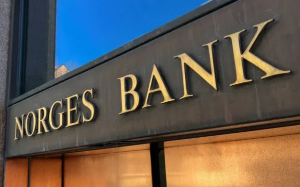 النرويج تُبقي الفائدة عند 4.25 % مع احتمال رفعها رغم تباطؤ التضخم