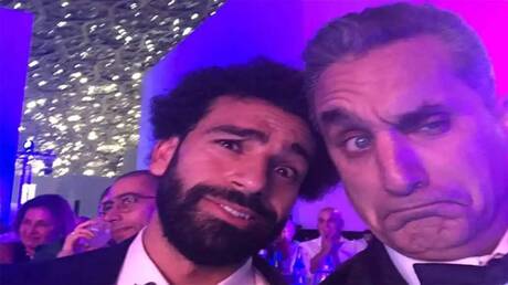 باسم يوسف يدافع عن محمد صلاح بعد انتقاله الى طرابزون التركي