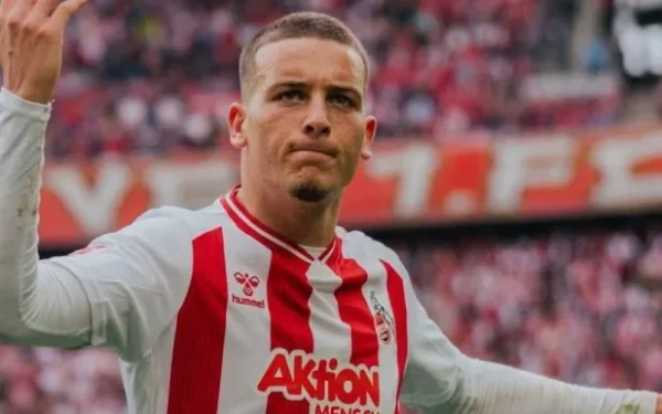 دورتموند يفضل الابتعاد عن شائعات «الملا»