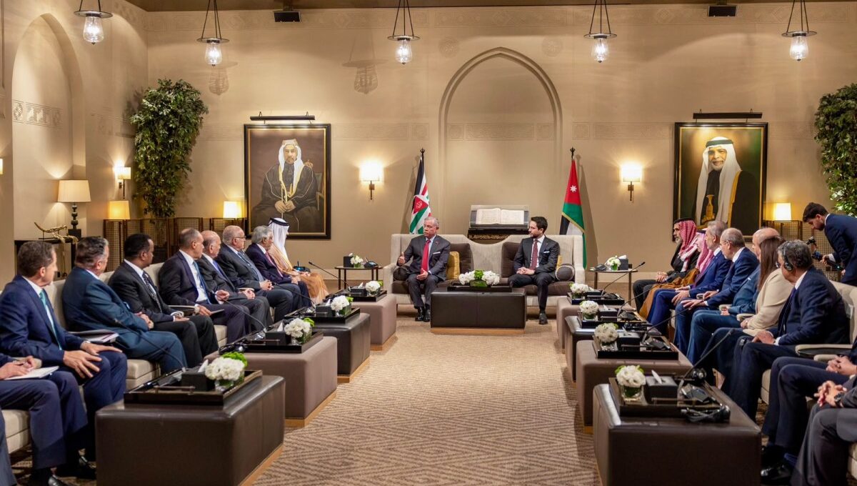 رئيس مجلس الوزراء يشارك في لقاء ملك الأردن مع المشاركين في اجتماع اللجنة الوزارية العربية بشأن القدس المحتلة