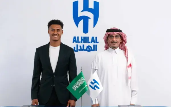 رسمياً… واتكينز «هلالي» وينضم للتدريبات قبل مباراة الأهلي