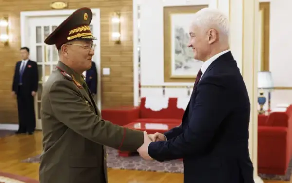 زعيم كوريا الشمالية يقيل وزير الدفاع