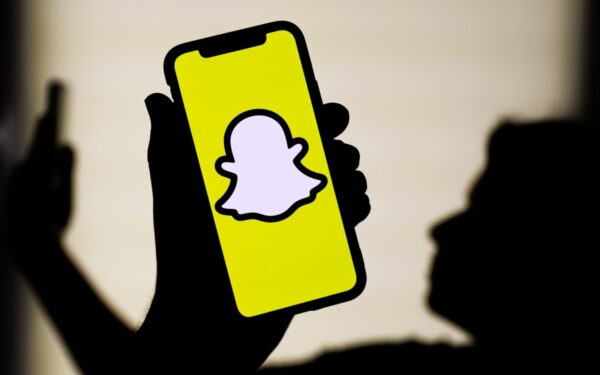سناب شات يعلن تغيير طريقة تعامل خدمة الفيديوهات القصيرة "سبوتلايت Spotlight"