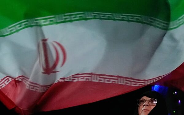 طهران تطالب الدوحة بكشف مصير 3 طيارين مفقودين.. ماذا جرى في سماء قطر؟