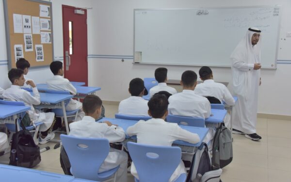 عاجل 7 ساعات لليوم الدراسي و10% للنشاط.. تفاصيل خطط «المناهج» للعام 1448