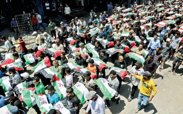 غزة تشيع أكبر جنازة في تاريخ فلسطين