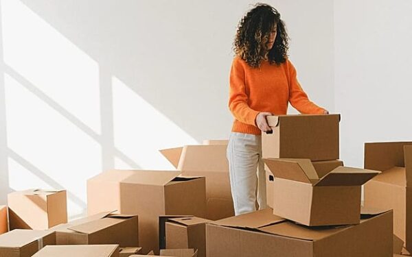 فجوة الأجور والتملك العقاري.. لماذا تحتاج النساء 12 ضعف رواتبهن لشراء منزل بينما يحتاج الرجال 8 فقط؟