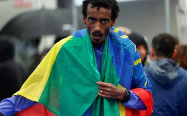 كيجلشا يستعيد الرقم القياسي العالمي في سباق نصف الماراثون