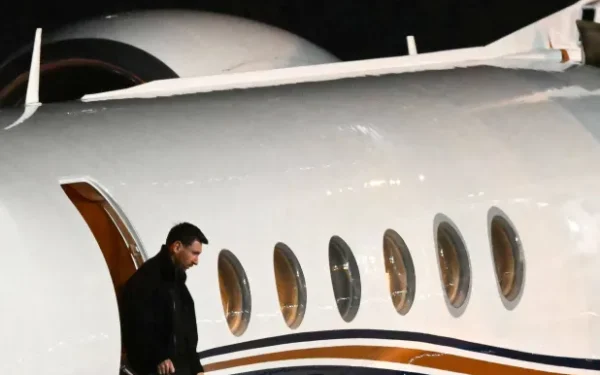 ميسي يعود إلى الأرجنتين لتوديع والده الراحل