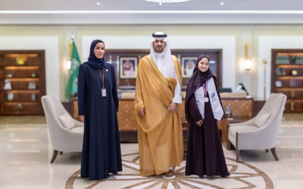 نائب أمير الشرقية يهنئ طلبة المنطقة الحاصلين على جوائز دولية لعام 2026
