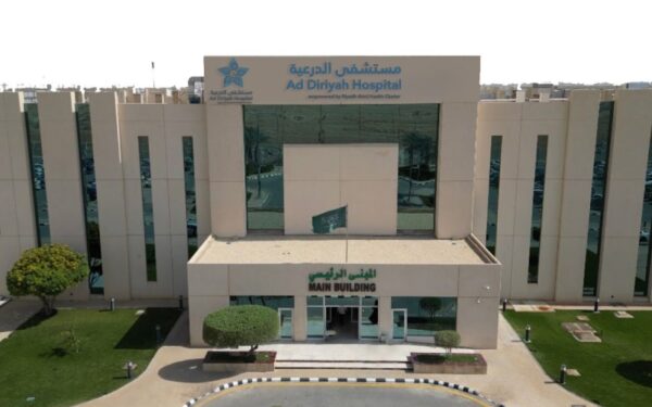 نجاح أول عملية لتحفيز العصب الخامس تحت توجيه الأشعة التداخلية في مستشفى الدرعية