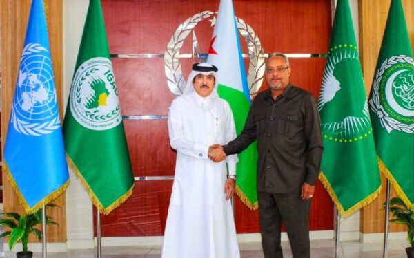وزير الخارجية في جيبوتي يجتمع مع سفير قطر