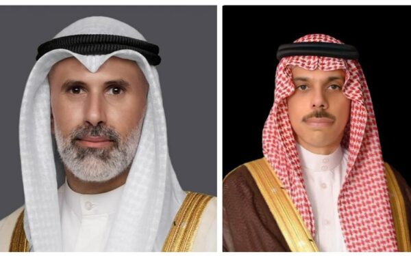 وزيرا الخارجية الكويتي والسعودي يستعرضان جهود خفض التصعيد في المنطقة
