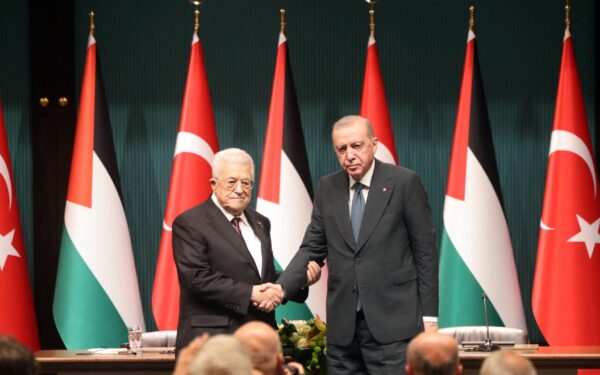 Erdogan urges Trump to continue talks with Iran, offers support