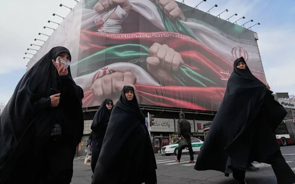 Facing Economic Pressure, Iran Boasts Shift from Defensive to Offensive Military Posture